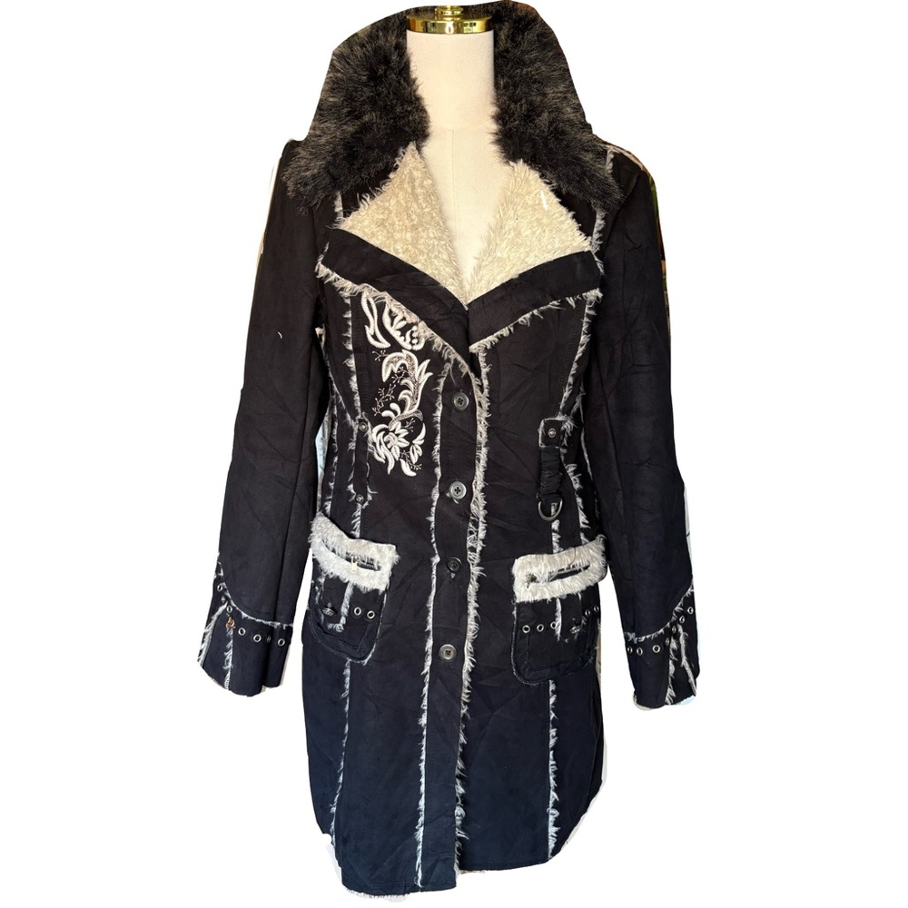 Vintage Y2K Black and White Grunge Faux Fur Afghan Coat